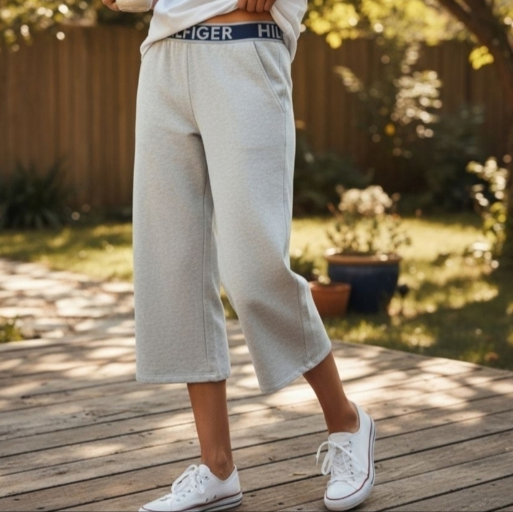 Tommy Hilfiger Ankle Cropped Lounge Pant Gray Small Unisex 90s Influence